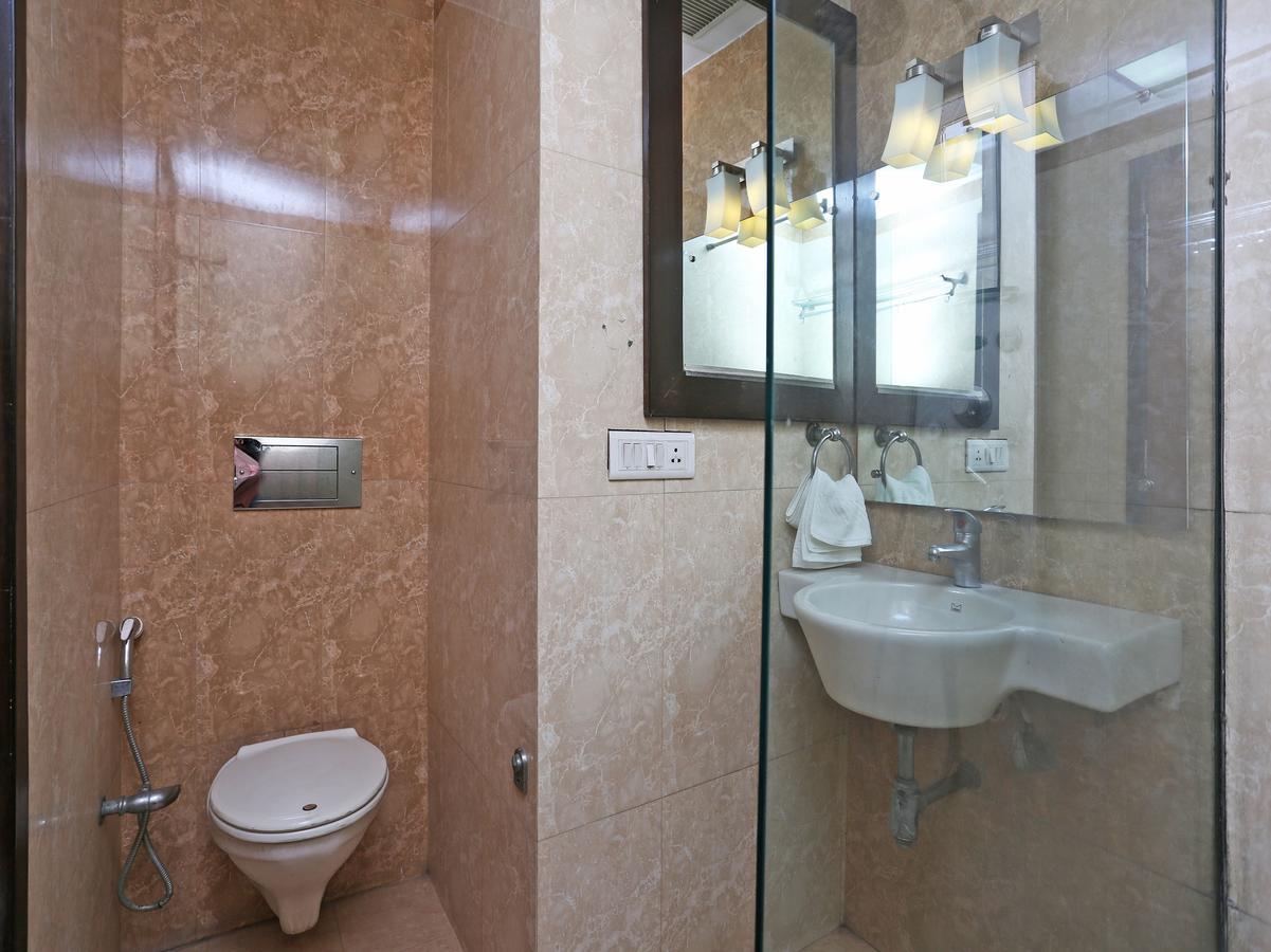 Oyo 13541 Otani Hotel Delhi  Buitenkant foto