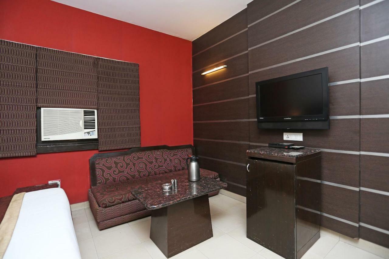 Oyo 13541 Otani Hotel Delhi  Buitenkant foto