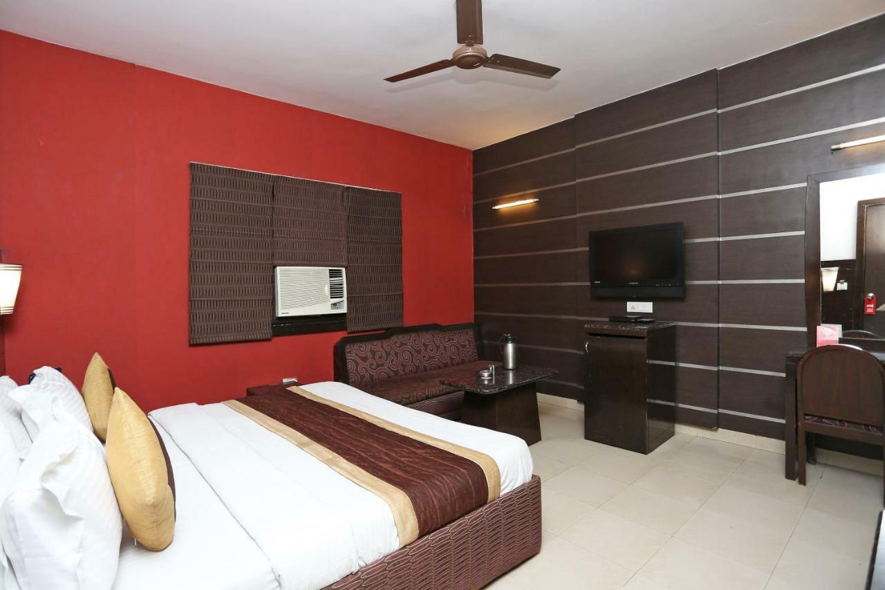Oyo 13541 Otani Hotel Delhi  Buitenkant foto