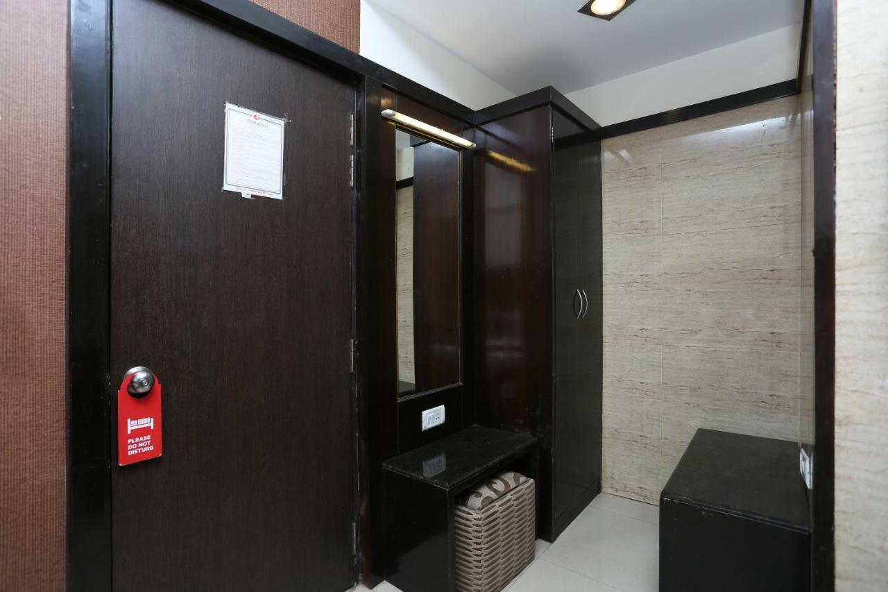 Oyo 13541 Otani Hotel Delhi  Buitenkant foto