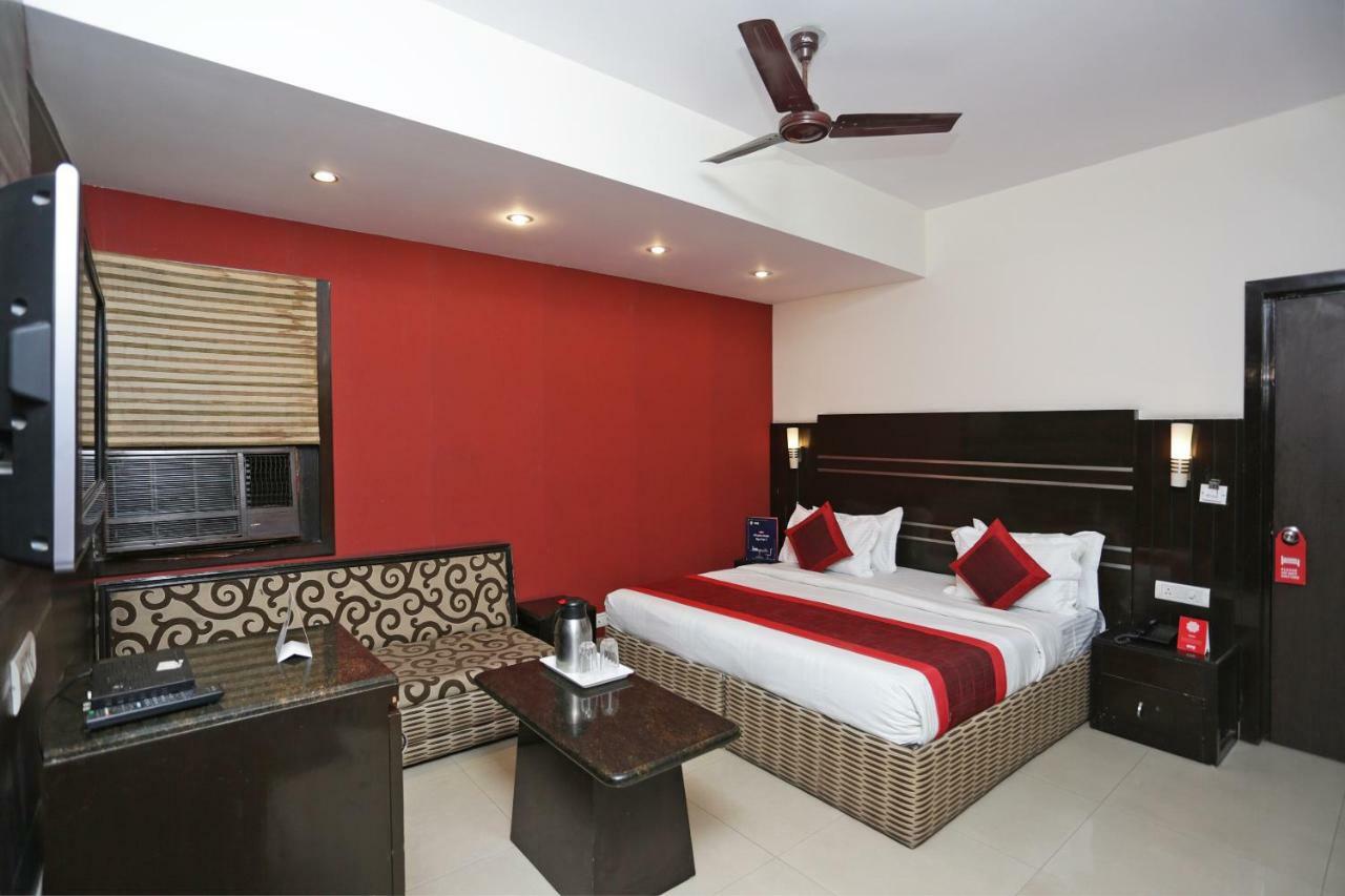 Oyo 13541 Otani Hotel Delhi  Buitenkant foto